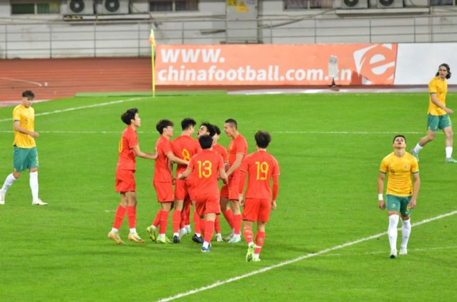 开云体育app-大连人队内踢馆，取得不败战绩稳步上升