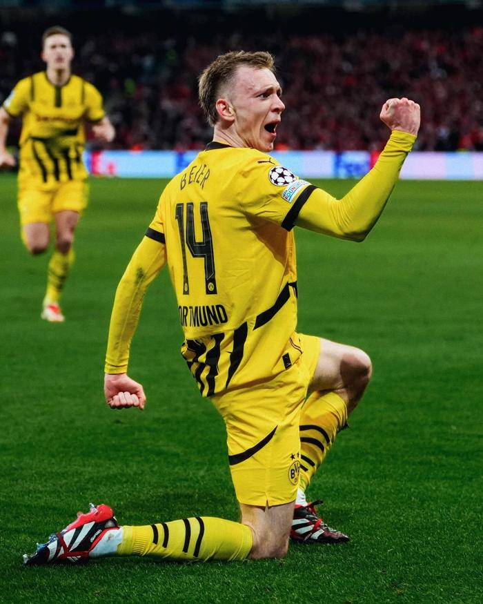 多特蒙德客场惊险取胜,保住欧战席位 多特蒙德客场惊险取胜,保住欧战席位