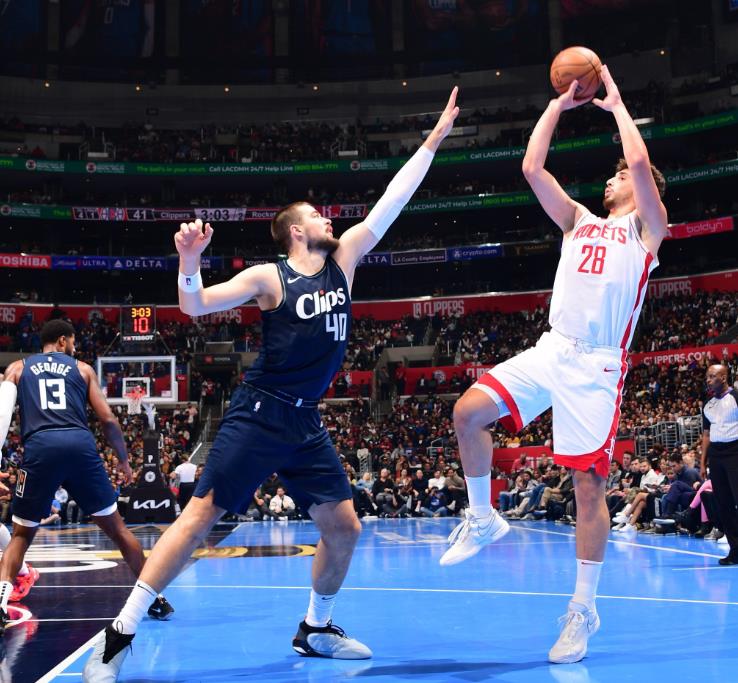 开云体育登录-火箭队主帅赞扬球员团结合作精神