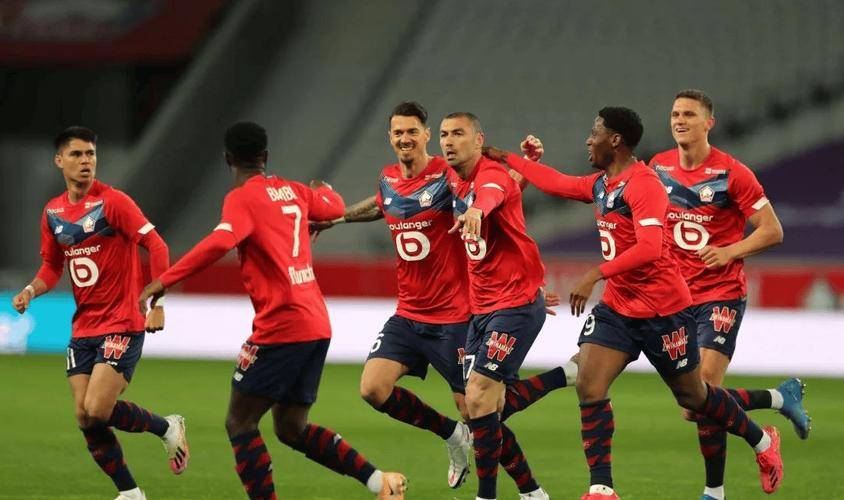 开云体育官方网站-包含沙尔克队员训练积极，力争本赛季突破的词条