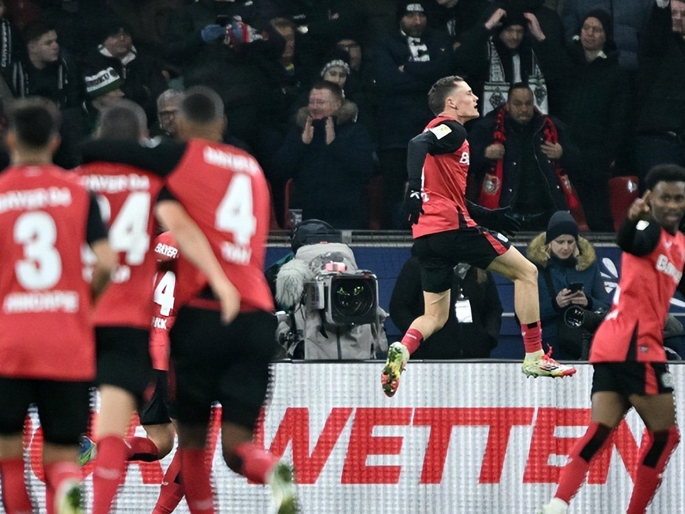 包含捍卫荣耀,勒沃库森主场击败对手的词条 包含捍卫荣耀,勒沃库森主场击败对手的词条