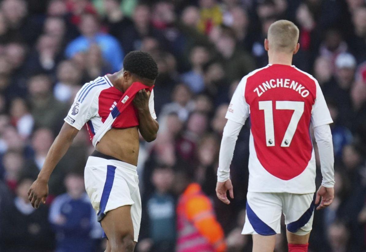 球星因红牌禁赛,俱乐部遭遇比赛困境 球星因红牌禁赛,俱乐部遭遇比赛困境