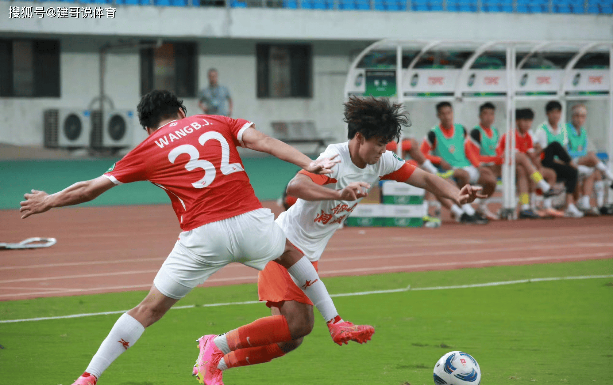 开云体育官网-关于湘涛队在比赛中积极拼抢，取得不俗战绩的信息