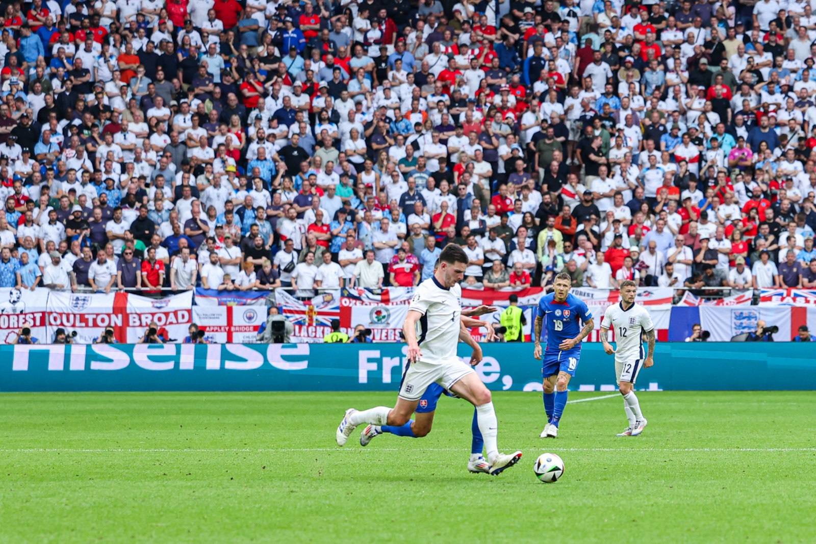 开云APP-关于斯洛伐克队实现逆袭，出线希望存留的信息