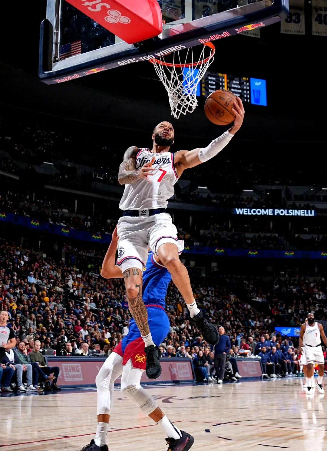 快船客场战胜开拓者，格里芬上演灌篮暴扣的简单介绍