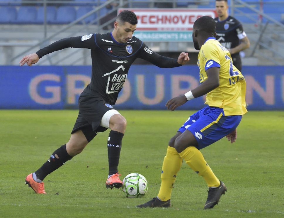 关于里昂主场战平罗德兹,遭遇法甲三轮不胜的信息 关于里昂主场战平罗德兹,遭遇法甲三轮不胜的信息