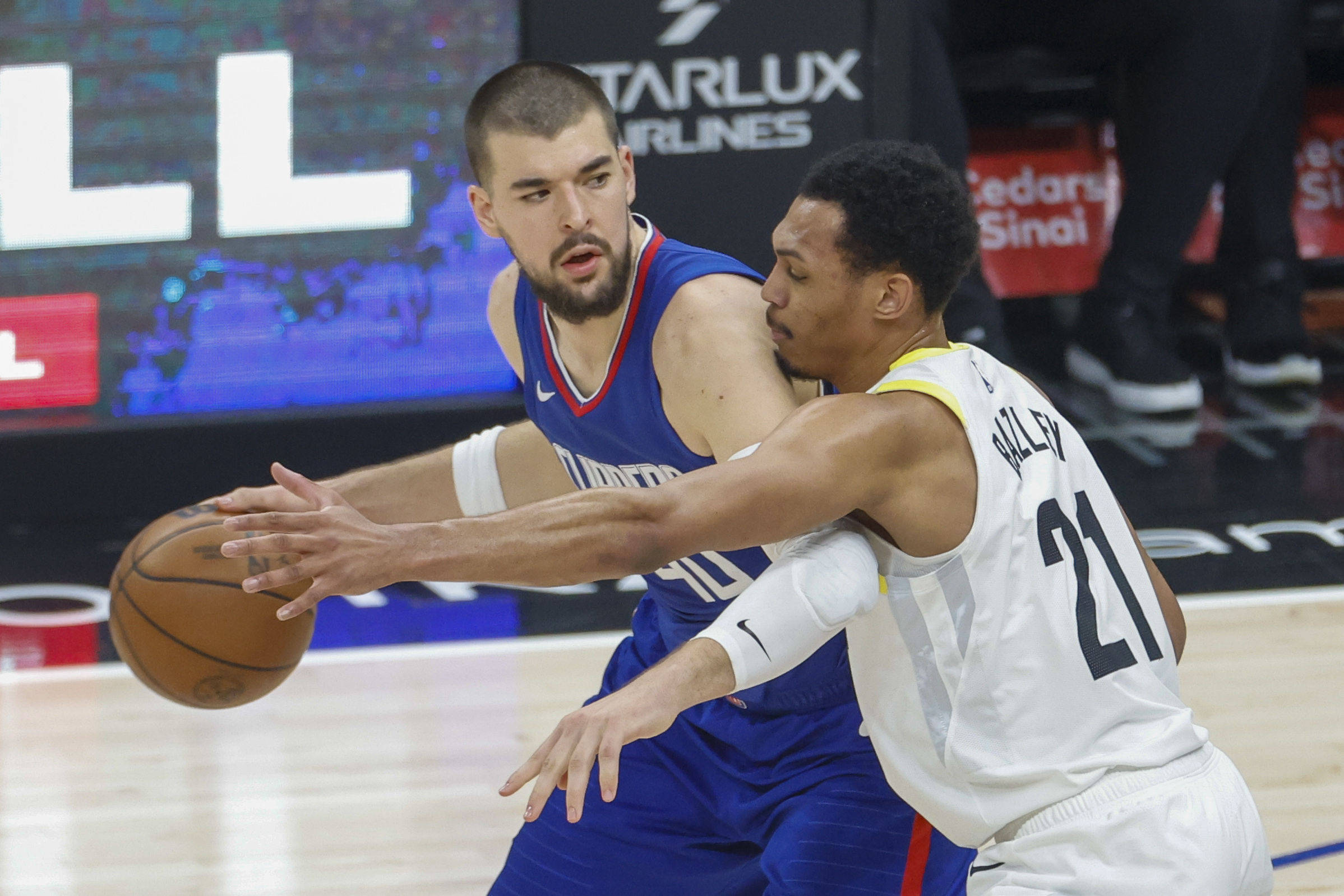 开云官网-包含精彩逼人的篮球比赛让人沉迷其中的词条