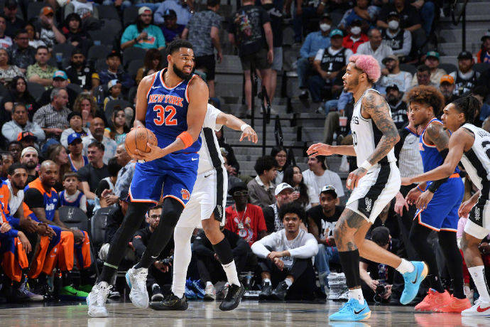 开云下载-包含雄鹿队内线优势明显，成功击败对手的词条