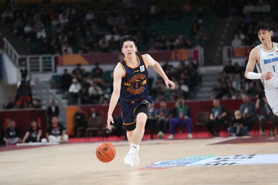 湖北男篮发挥稳定,连胜势头不减 湖北男篮发挥稳定,连胜势头不减