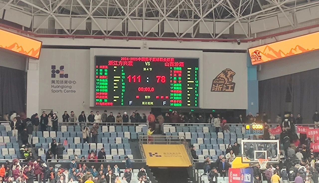 山西队在激烈对抗中战胜陕西队,维持领先的简单介绍 山西队在激烈对抗中战胜陕西队,维持领先的简单介绍