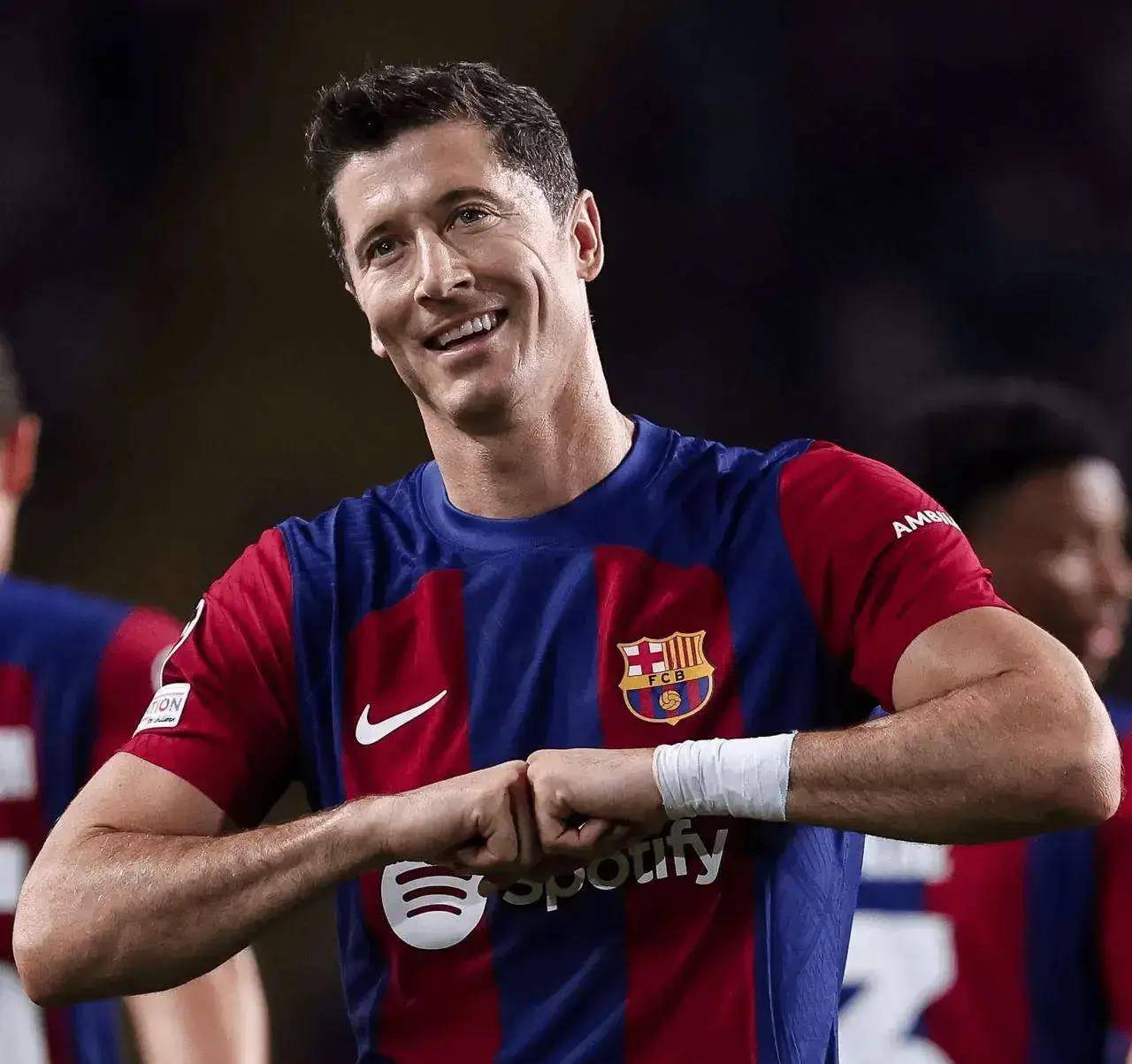 雷纳扑点罗本逆转,那不勒斯晋级! 雷纳扑点罗本逆转,那不勒斯晋级!