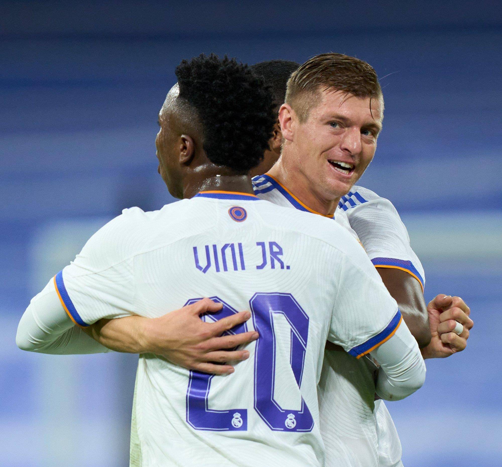 年轻狮团轻松晋级,阿贾克斯横扫强的简单介绍 年轻狮团轻松晋级,阿贾克斯横扫强的简单介绍