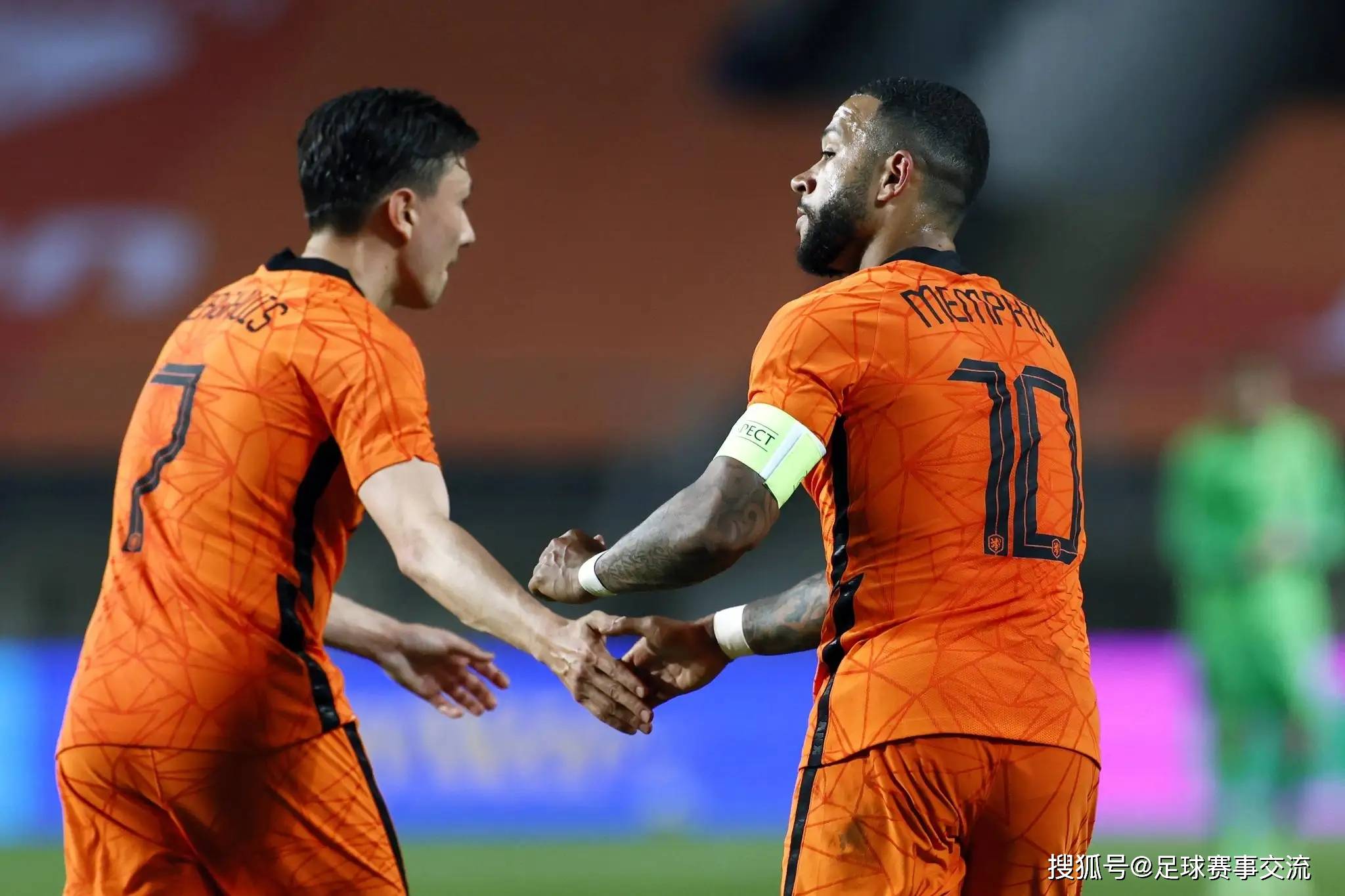 开云体育下载-激烈较量：意大利与荷兰在欧锦赛上争夺胜利的简单介绍