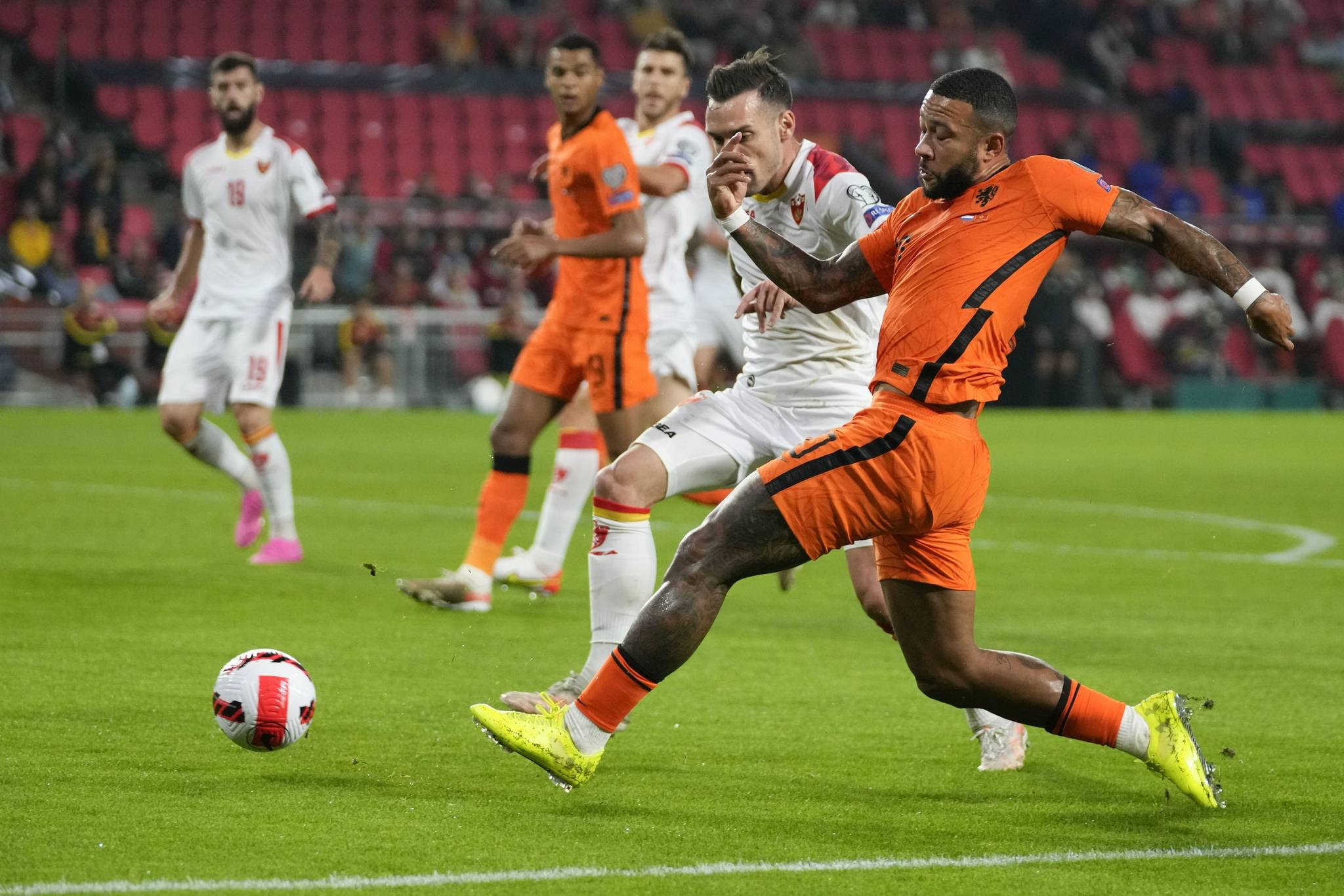 激烈较量:意大利与荷兰在欧锦赛上争夺胜利的简单介绍 激烈较量:意大利与荷兰在欧锦赛上争夺胜利的简单介绍