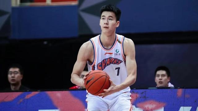 深圳队临危受命面对新疆队,硬战在即的简单介绍 深圳队临危受命面对新疆队,硬战在即的简单介绍