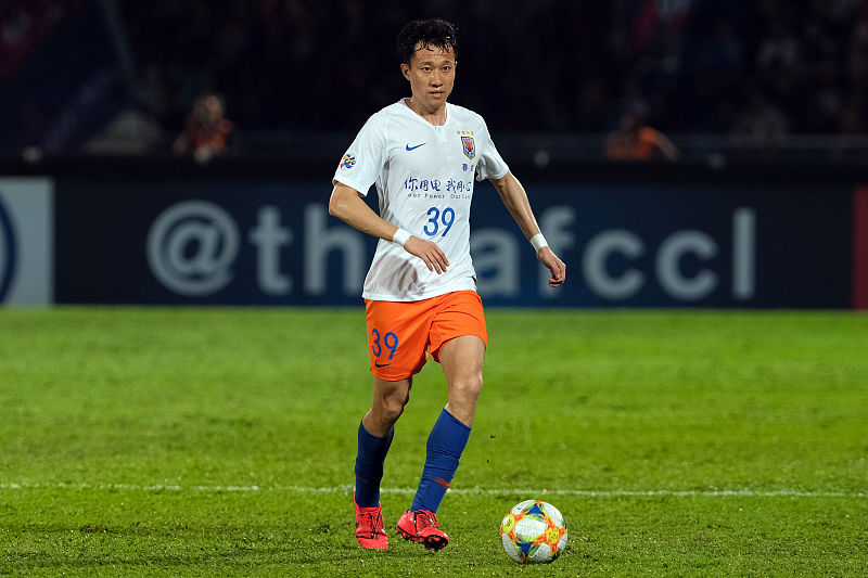 关于后卫防线稳固护航,助攻防守兼备展现实力的信息 关于后卫防线稳固护航,助攻防守兼备展现实力的信息