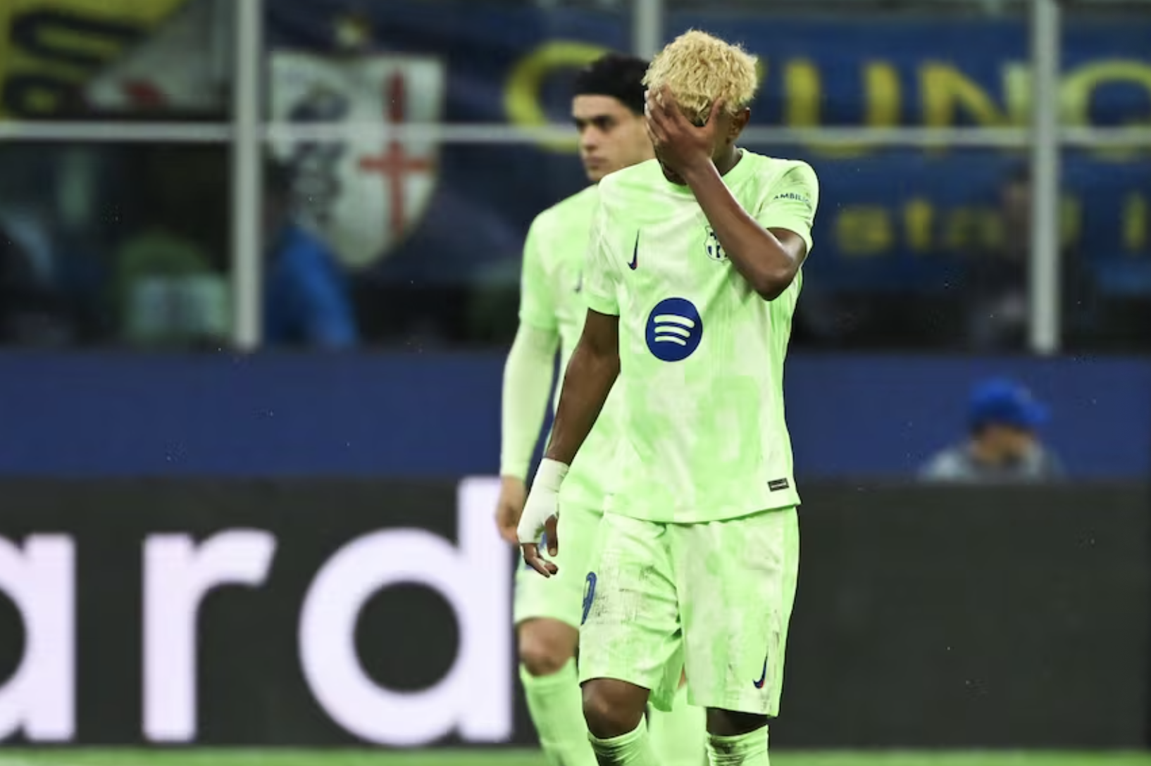 巴萨球星因伤错失本赛季剩余比赛的简单介绍