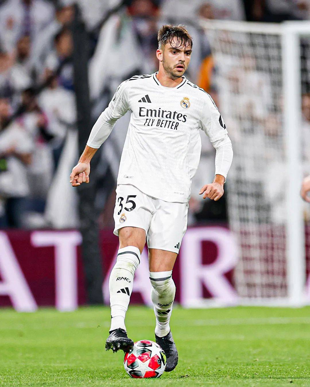 开云体育app-关于阿根廷巨星迪巴拉梅开二度，为尤文图斯赢得欧冠小组赛关键战的信息