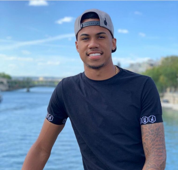 开云体育APP下载-关于里尔队员接受媒体采访，分享比赛心得与感受的信息