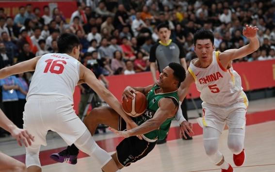 关于激烈对抗再现,球场上火药味十足的信息 关于激烈对抗再现,球场上火药味十足的信息