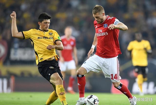 开云体育APP下载-关于凯泽斯劳滕球员喜获进球，庆祝胜利的信息