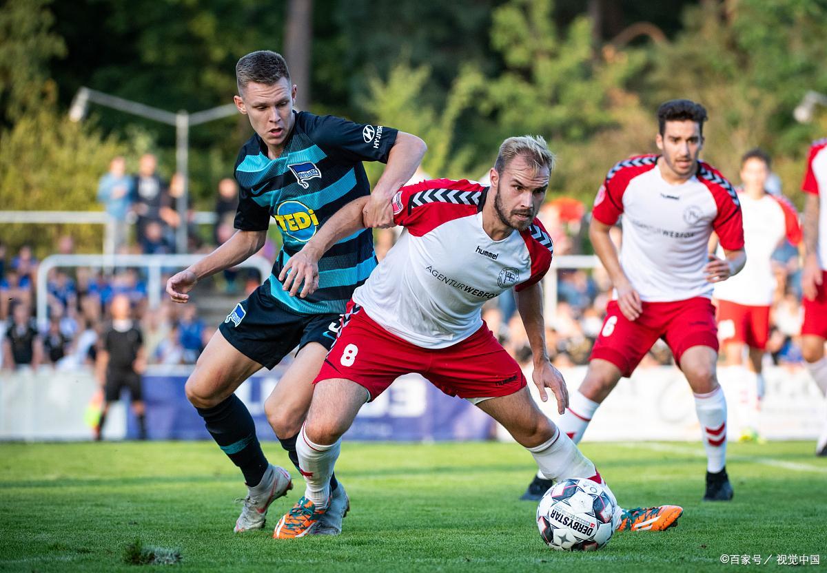 关于凯泽斯劳滕球员喜获进球,庆祝胜利的信息 关于凯泽斯劳滕球员喜获进球,庆祝胜利的信息