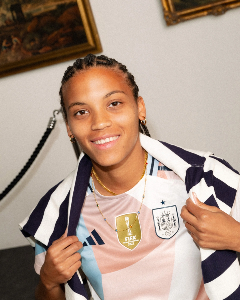 开云体育登录-西班牙女足神奇逆袭，晋级决赛