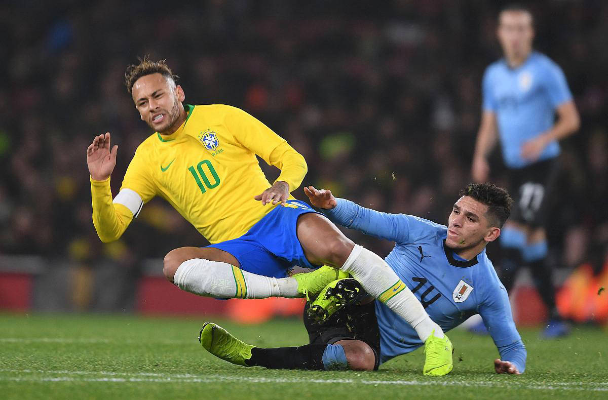 开云体育官网-乌拉圭队在最新比赛中斩获胜利