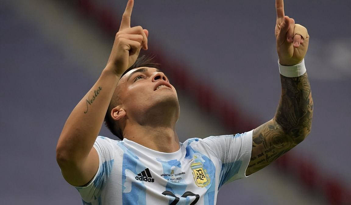 乌拉圭队在最新比赛中斩获胜利 乌拉圭队在最新比赛中斩获胜利