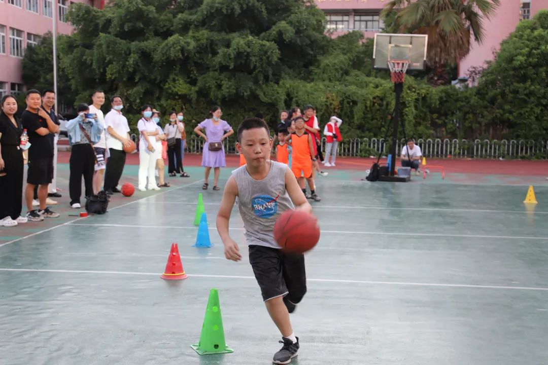 开云体育下载-关于青少年篮球夏令营启动，培养新一代篮球人才的信息