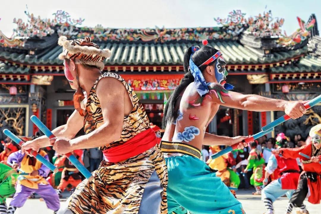 开云官网-包含热情高涨！观众尖叫欢呼，现场氛围空前热闹的词条