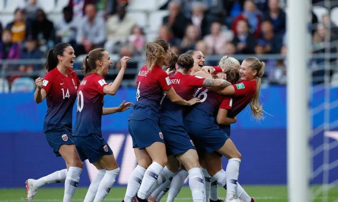 开云官网-挪威女足在欧洲赛事中表现出色，引发关注