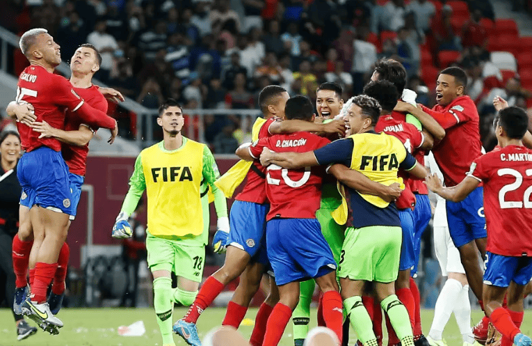 开云体育APP下载-凯泽斯劳滕主场惨败，排名逐渐下滑的简单介绍