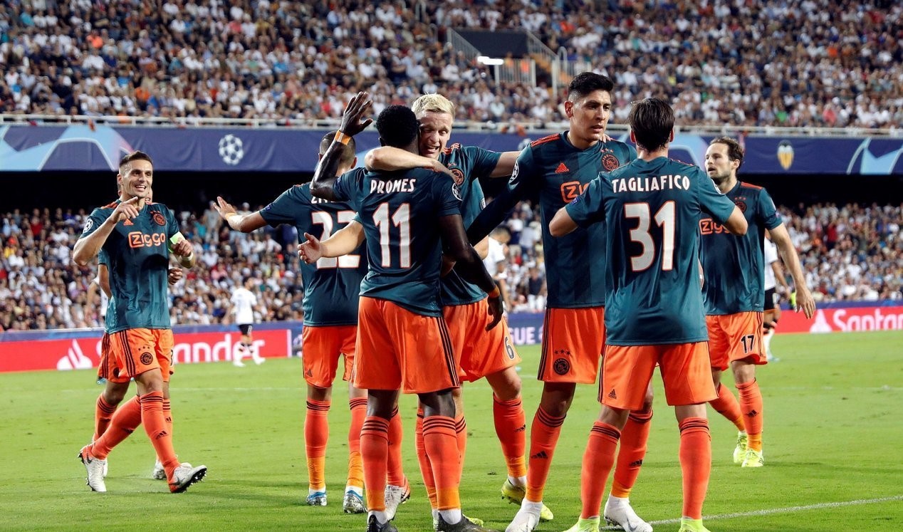 包含拜仁慕尼黑击败阿贾克斯,无可争议的词条 包含拜仁慕尼黑击败阿贾克斯,无可争议的词条