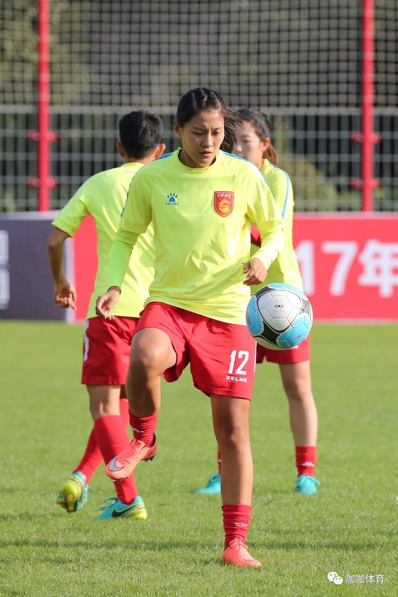 坚韧顽强,女足比赛斗志昂扬的简单介绍 坚韧顽强,女足比赛斗志昂扬的简单介绍