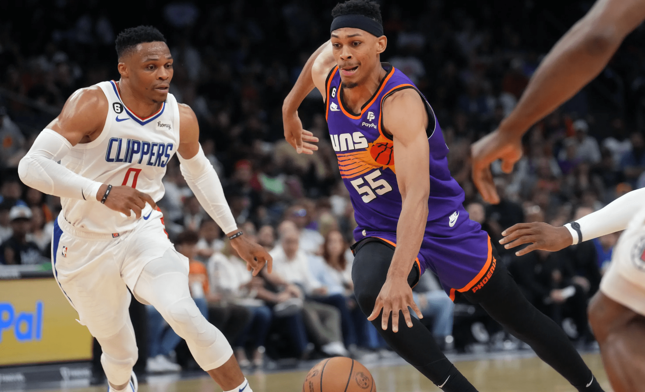 利兹主场获胜,发挥出色 利兹主场获胜,发挥出色