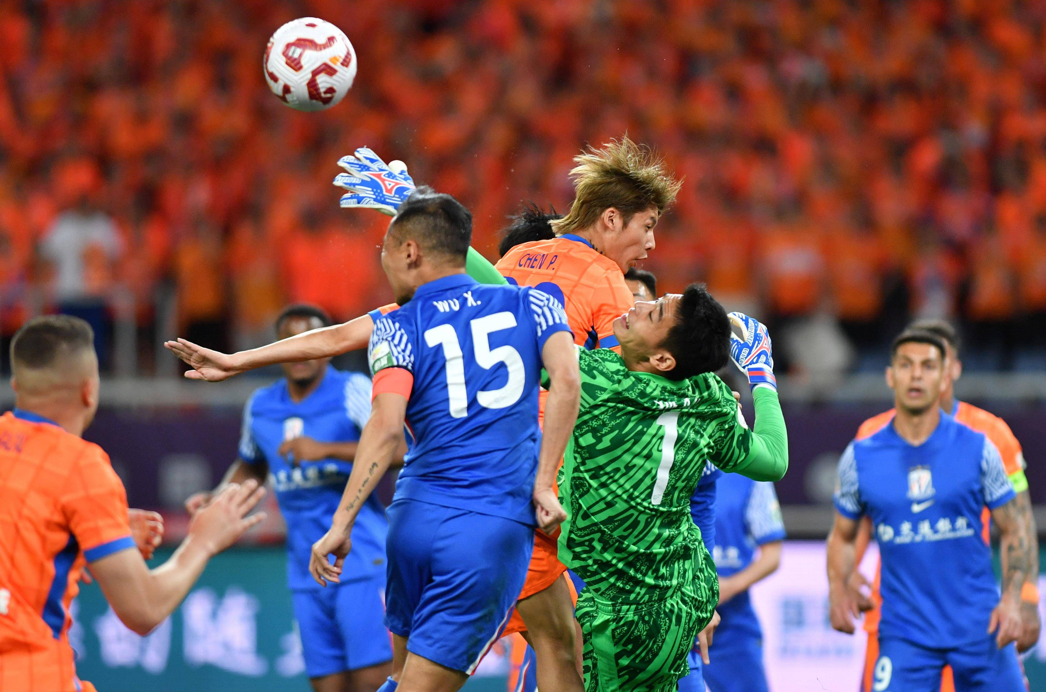 开云体育APP下载-关于国际足球豪强交锋，赛场气氛火爆的信息