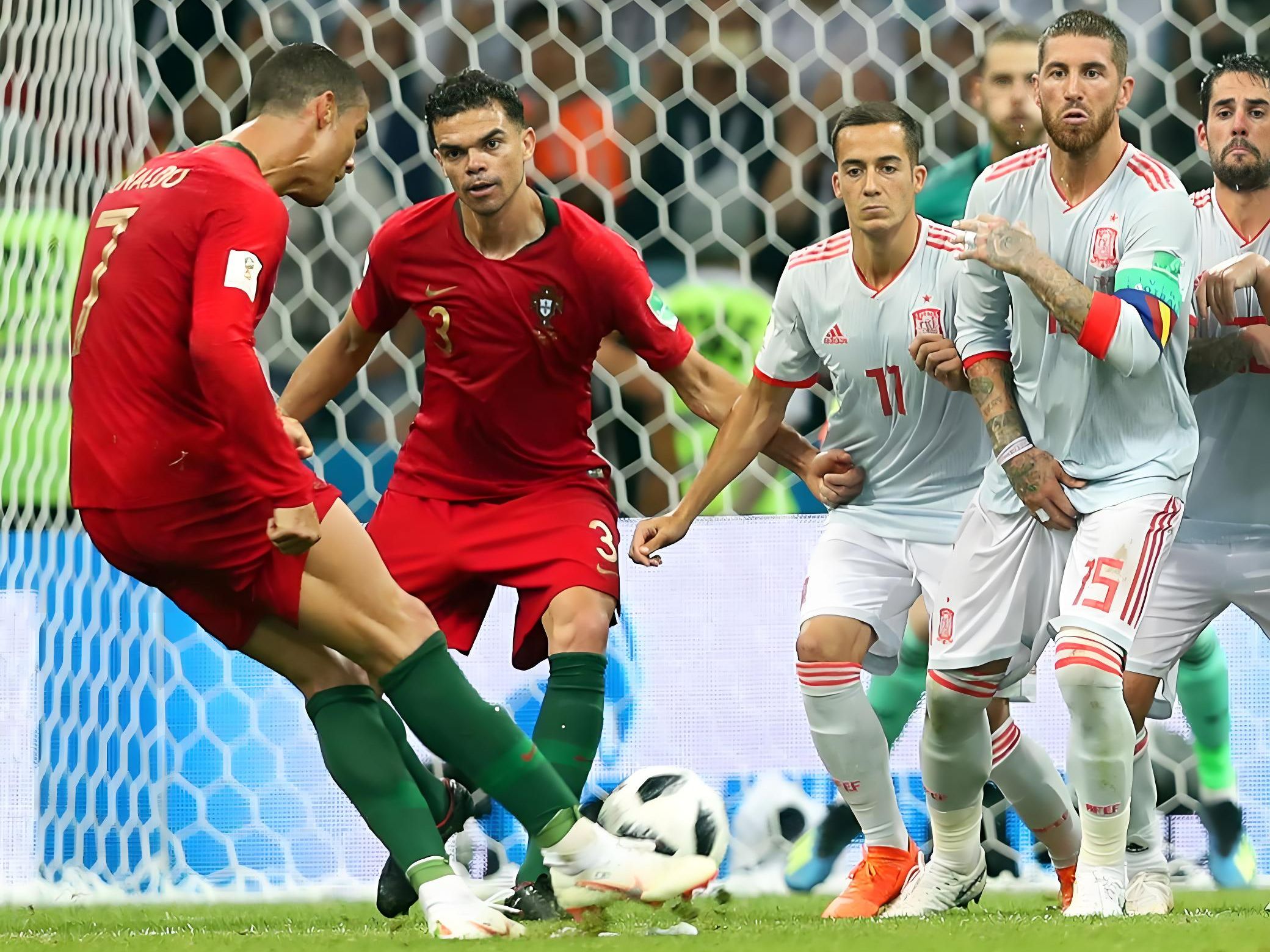 开云下载-西班牙队全面战胜对手，迎来胜利