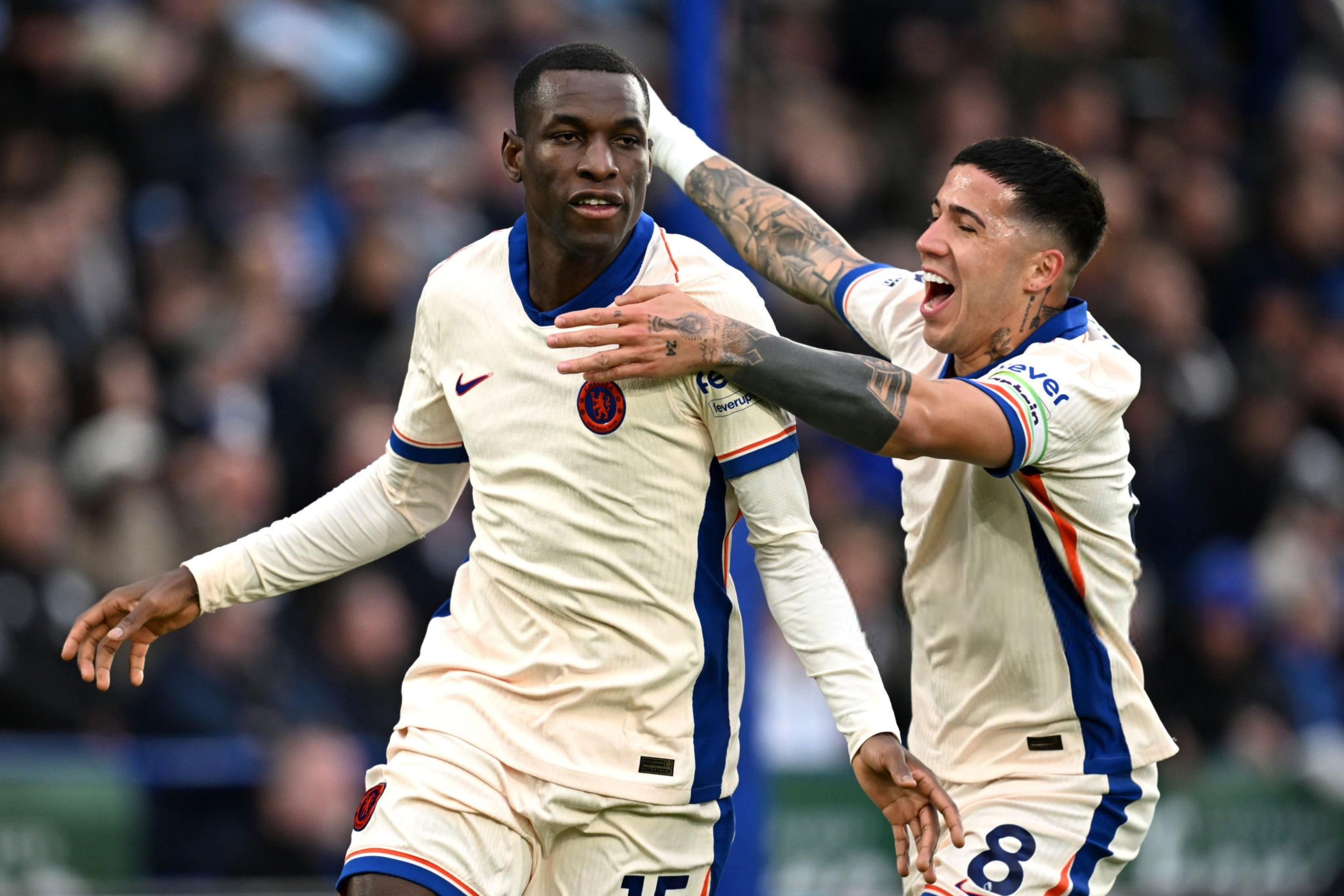 切尔西战平莱斯特城,遭遇赛季首败 切尔西战平莱斯特城,遭遇赛季首败