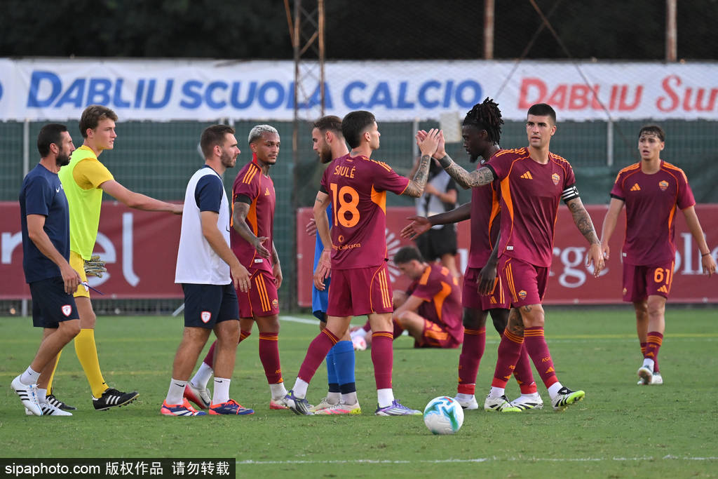 关于罗马球迷期待新赛季表现,队员备战火热的信息 关于罗马球迷期待新赛季表现,队员备战火热的信息