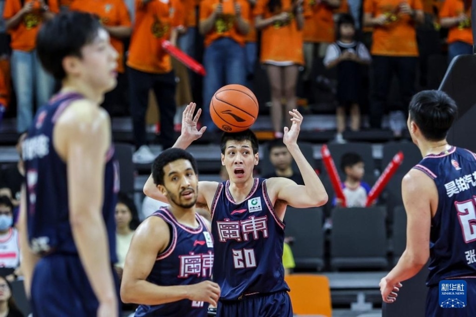 包含华南虎豪取关键胜利,紧追领先者的词条 包含华南虎豪取关键胜利,紧追领先者的词条