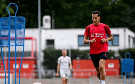 开云APP-包含不莱梅客场逆转勒沃库森，保级形势有所起色的词条