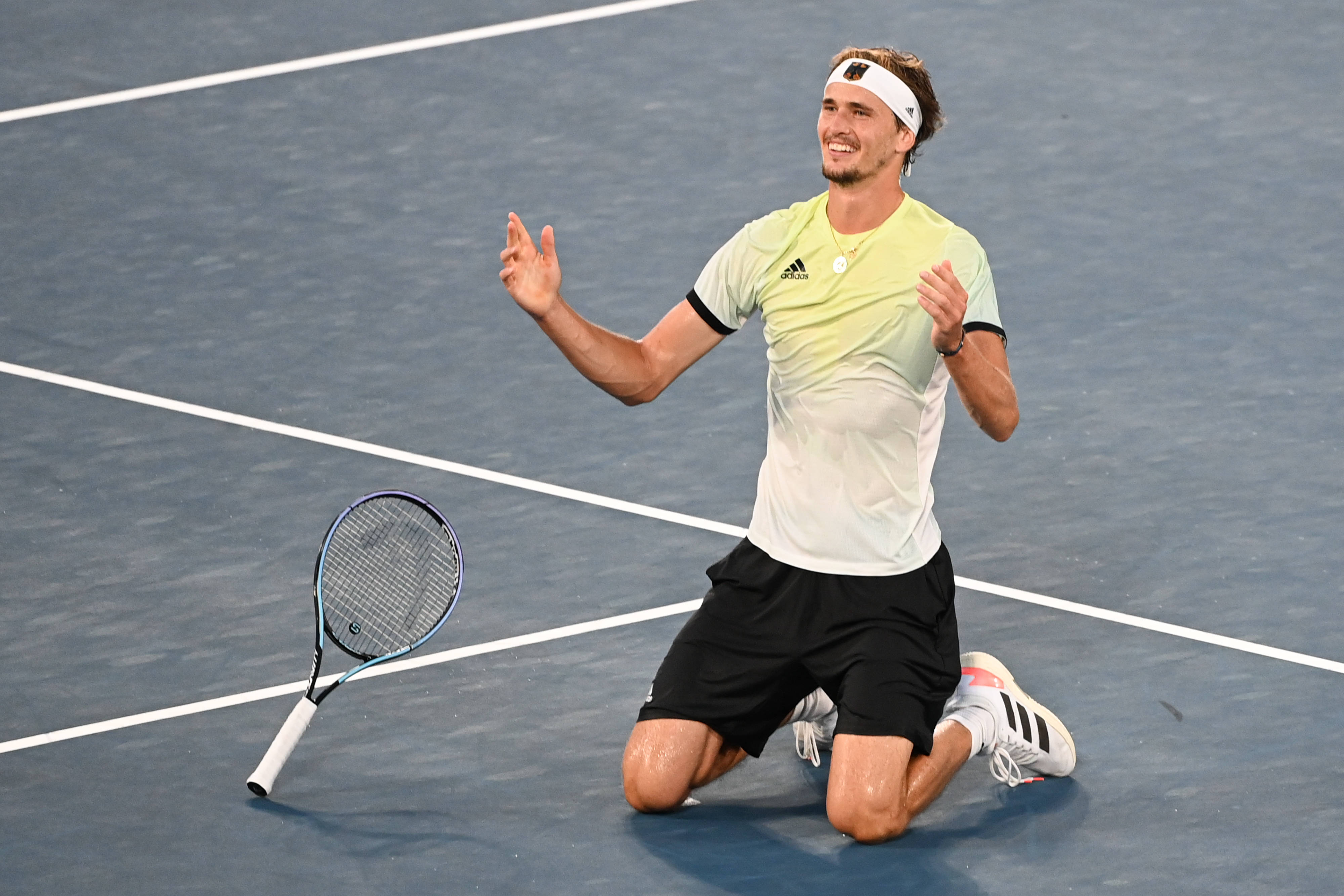 开云APP-包含西班牙网球队逆转日本网球队，兹维列夫打破历史纪录的词条